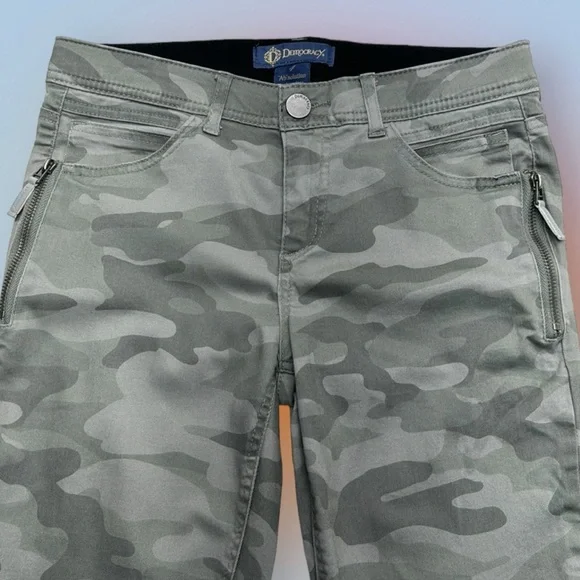 DEMOCRACY Women’s 4 Gray Camouflage Skinny Jeans - Picture 1 of 3